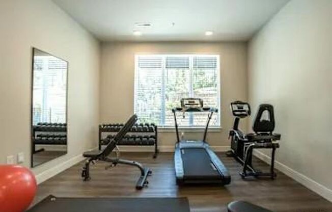 1 bed, 1 bath, 732 sqft, $1,999, Unit 226 E Lockwood Avenue, Unit #205