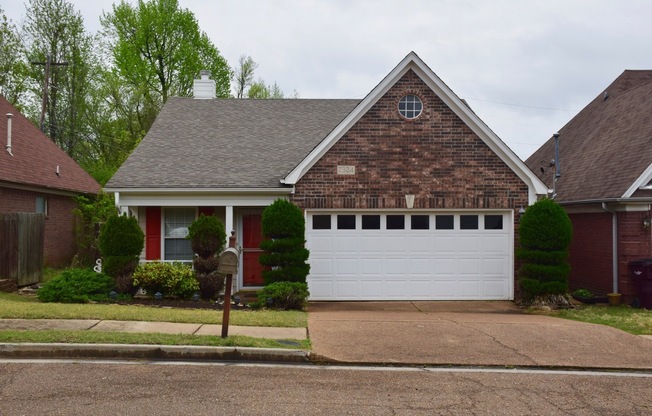 3 Bedroom, 2 Bathroom Near Appling Rd in Cordova