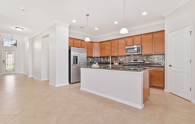 NOW AVAILABLE - Single Family Home with POOL in Fort Myers