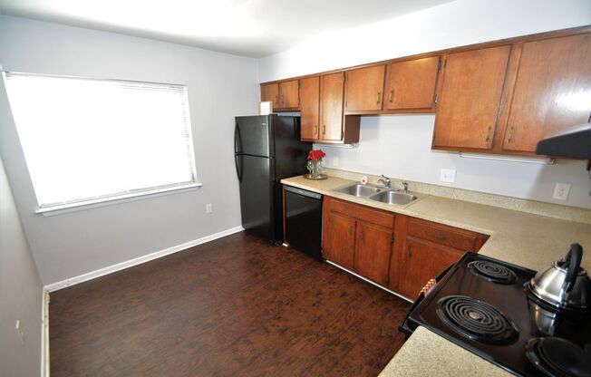 2 beds, 2 baths, $1,295