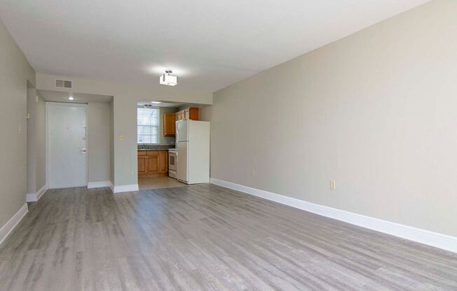 Ground Floor - Corner/End Unit - Upgraded 2/2 for Lease in Brandon, FL.