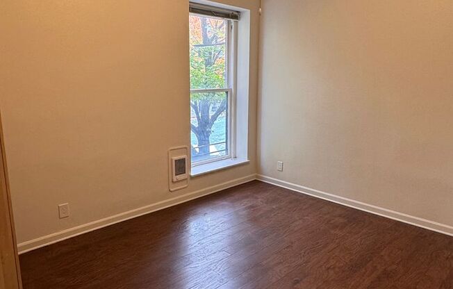 Studio, 1 bath, 240 sqft, $850, Unit 107