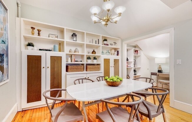 278 CLARENDON