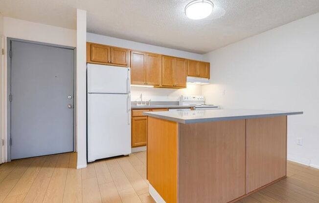 1 bed, 1 bath, 547 sqft, $1,300, Unit 8