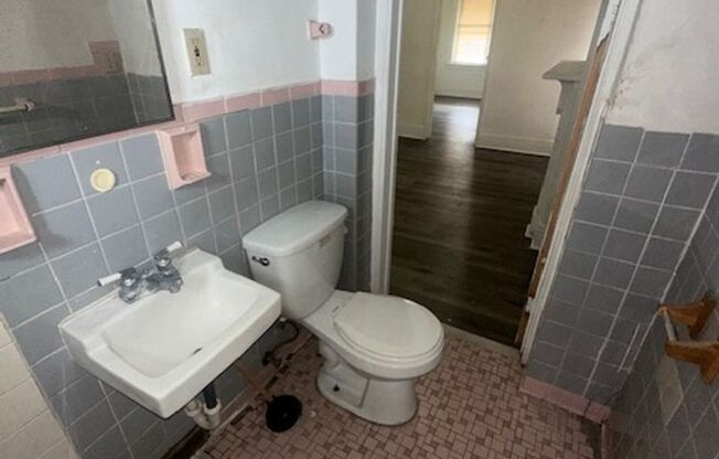 3423 Ward St 1 &amp; 2