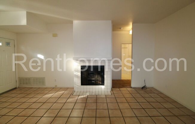 Sabre Springs, 10921 Sabre Hill Dr #373, -AC, Fireplace, Comm Pool / 2 Spas and Fitness Room.