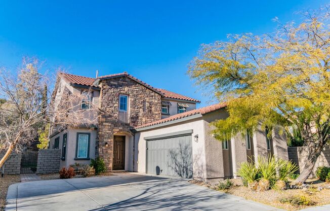 Stunning 4 bedroom, 3 bath home located in Mariposa at the Paseos gated community
