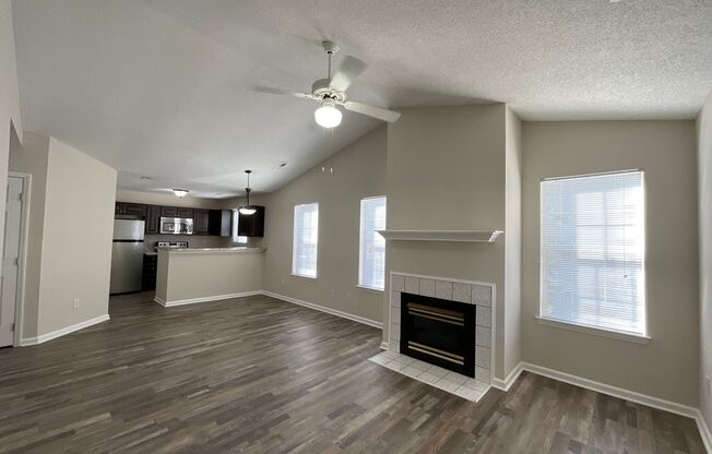 2 beds, 2 baths, 1,270 sqft, $1,500, Unit 2726-5 Upstairs 2BR 2BA Remodel Summit Pet Friendly