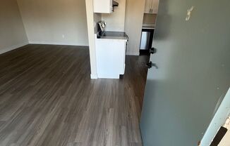 Pond Place Apts