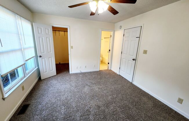 3 beds, 2 baths, $1,595