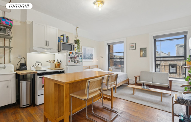 118 MONTAGUE ST