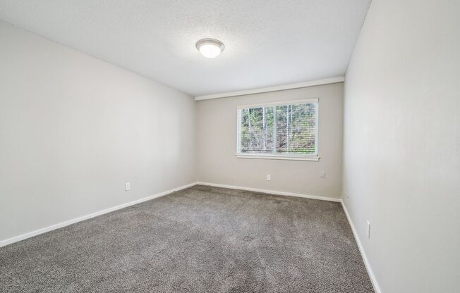 3 beds, 2 baths, 1,400 sqft, $1,425, Unit 736-C