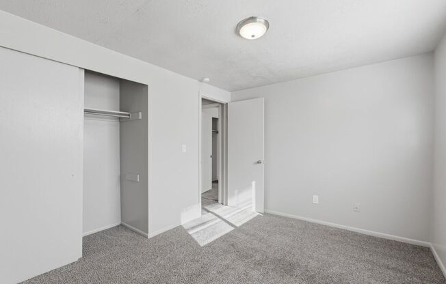 2 beds, 1 bath, 850 sqft, $1,250, Unit F-201