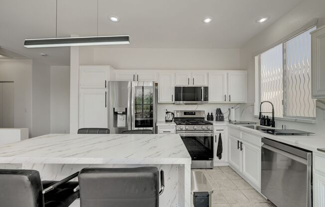 2 beds, 2 baths, $2,300