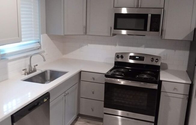 2 beds, 1 bath, 950 sqft, $1,295, Unit 11220 W 60th Terrace - Unit C