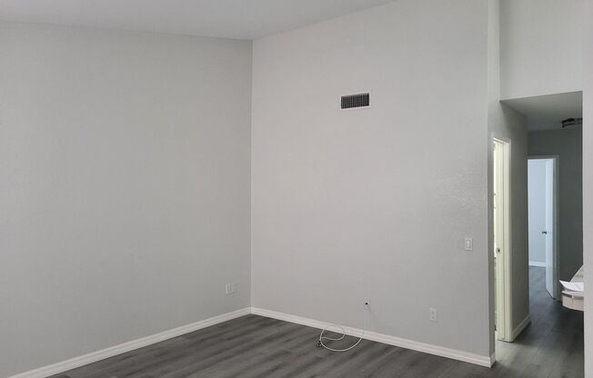 2 beds, 1 bath, 800 sqft, $1,650, Unit Apt B