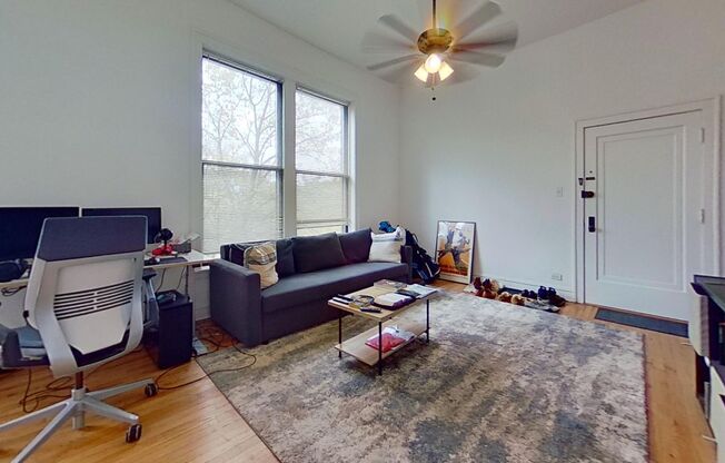 Second Floor Lakeview One Bedroom