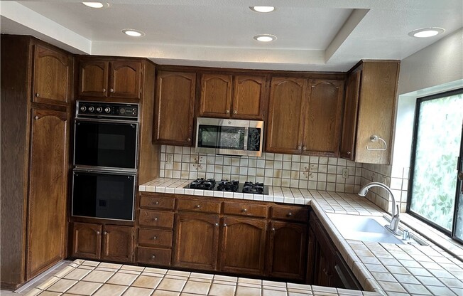 22518 SAN LUIS