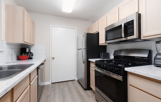 1 bed, 1 bath, $1,600, Unit Building 1 - second floor