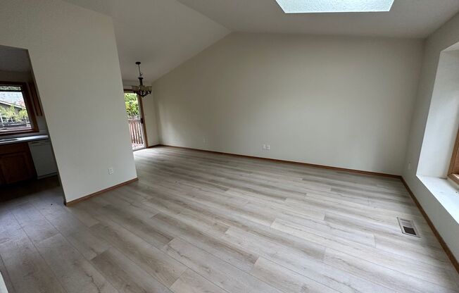1413 SW 178th Avenue - Trendy Tri-Level!