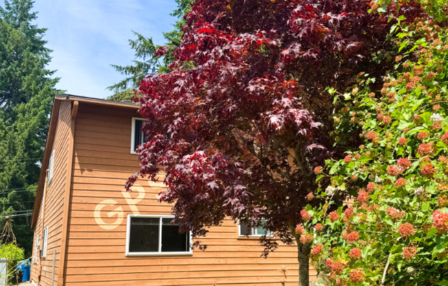 Spacious 2 bedroom with Garage Parking!