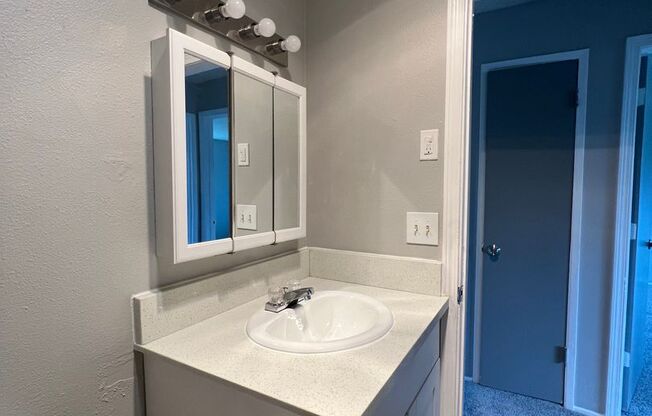 2 beds, 1 bath, 850 sqft, $1,495, Unit 05