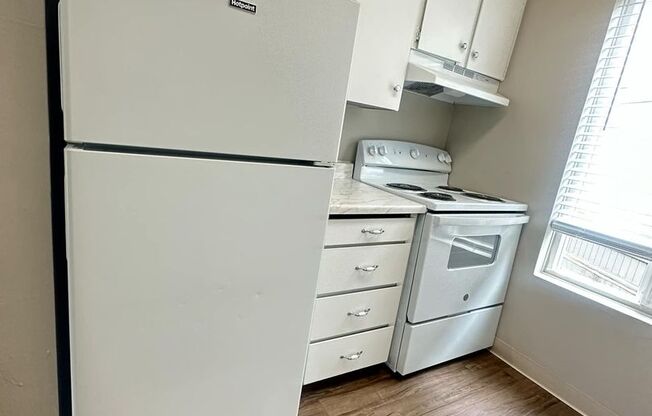 2 beds, 1 bath, 760 sqft, $1,395, Unit 41