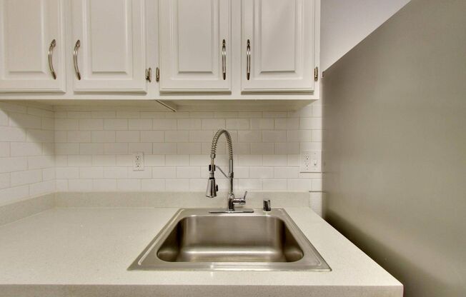 1 bed, 1 bath, 592 sqft, $1,950, Unit 4