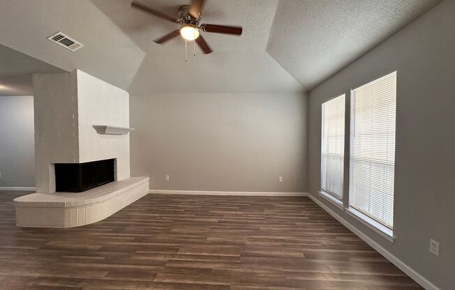 Coming Soon! Spacious 3 bedroom, 2 full Bath Duplex Located in SW Ft. Worth.