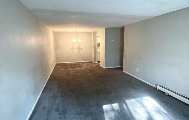 2 beds, 1 bath, 800 sqft, $1,250, Unit A-32