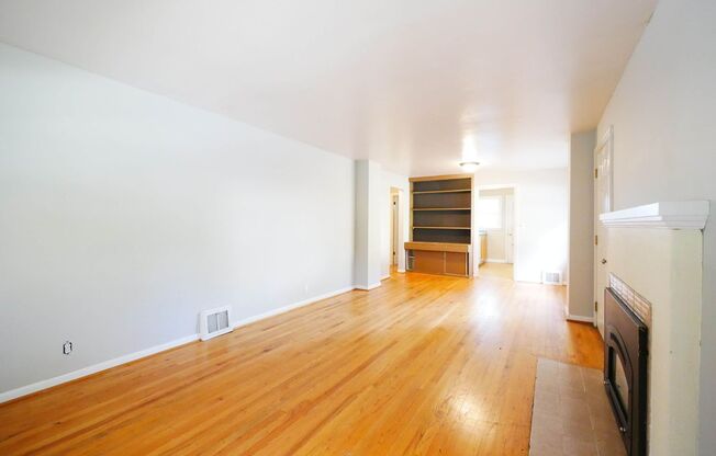 5 BEDS & 2.5 BATH SINGLE FAMILY HOUSE FOR RENT