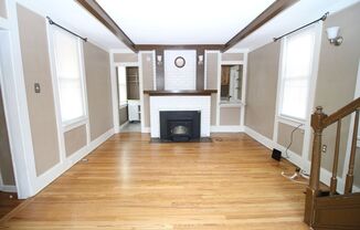 Adorable 3bdrm Downtown Bungalow