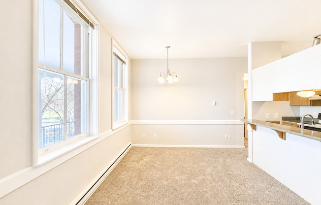 1 bed, 1 bath, 617 sqft, $1,275, Unit 1111