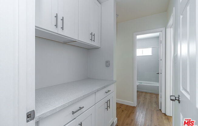 12572 WASHINGTON BLVD