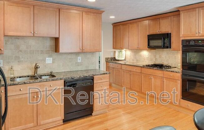 5216 WILLOW PT PKWY