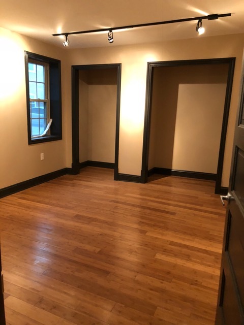 2 beds, 1 bath, $2,195