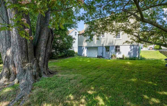 21 VAN BUSKIRK AVE