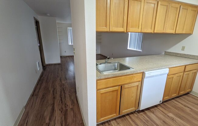 1 bed, 1 bath, 650 sqft, $1,195, Unit 11