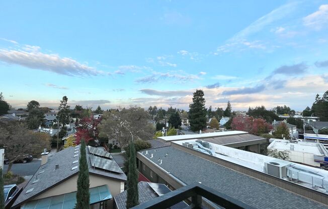 2 beds, 1 bath, $3,150, Unit 308