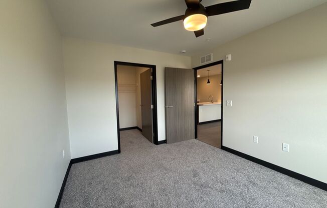 2 beds, 1 bath, 908 sqft, $1,325, Unit #301
