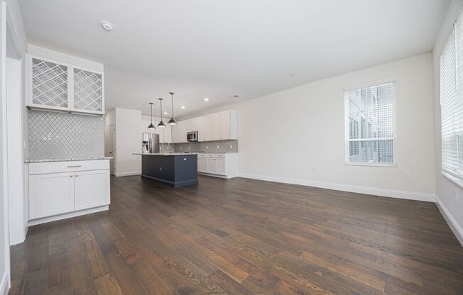 2 beds, 2 baths, 1,262 sqft, $2,200, Unit 302