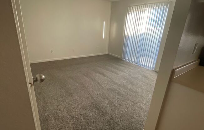 1 bed, 1 bath, 592 sqft, $925, Unit 17
