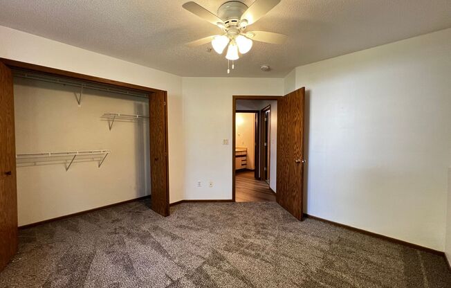 2 beds, 1 bath, 853 sqft, $1,175, Unit 32 Westside Drive