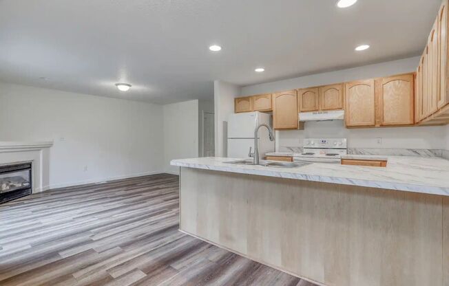 1411 1499 SE ROBERTS DR