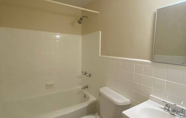 Studio, 1 bath, 373 sqft, $725