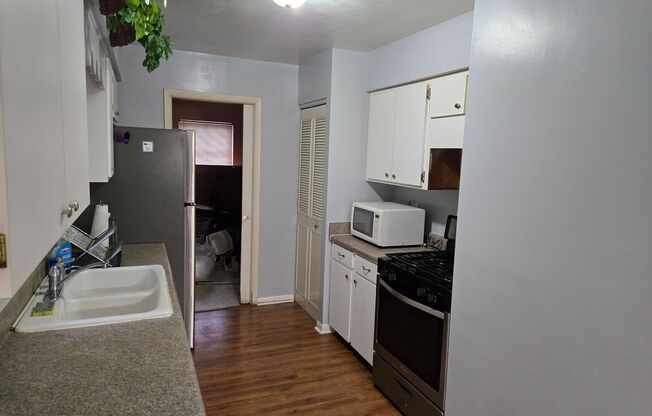 3 beds, 1 bath, $1,600