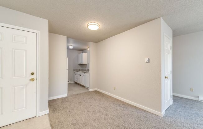 2 beds, 1 bath, $1,700