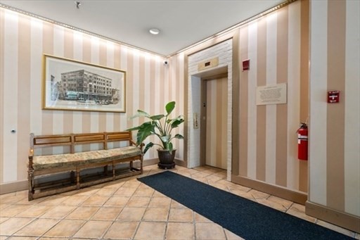 2 beds, 1 bath, 1,165 sqft, $4,000, Unit 304