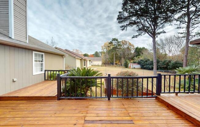 3 beds, 2 baths, 2,043 sqft, $1,700