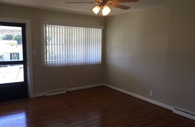 3 BR with large remodeled kitchen convenient to Revolution Mill area